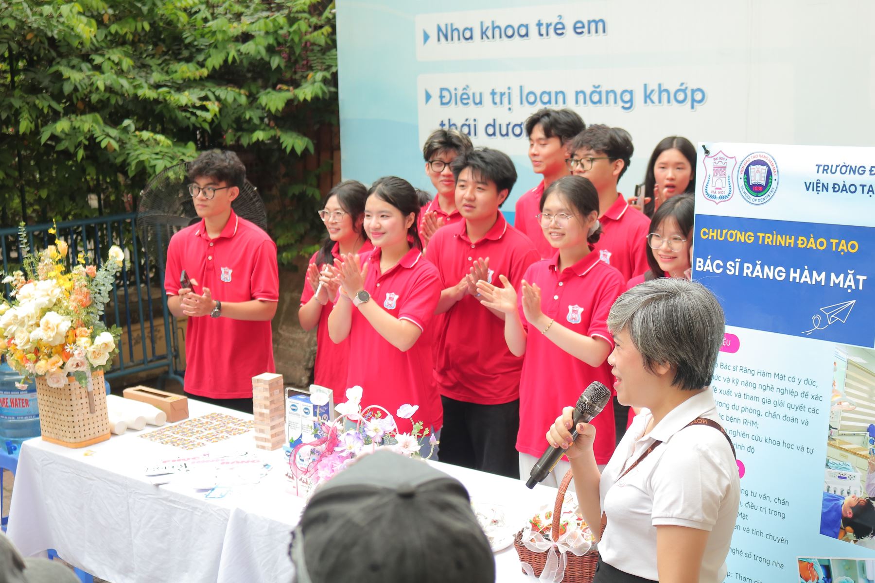 Trạm Răng Hàm Mặt chào đón các đoàn học sinh tới tham quan trải nghiệm